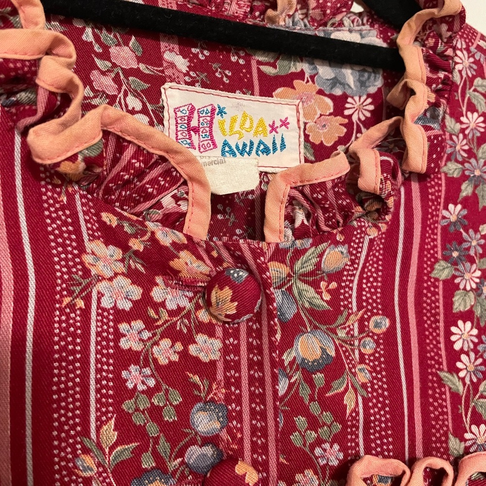 Vintage Hawaii Aloha Print Muumuu with great detail and in good condition